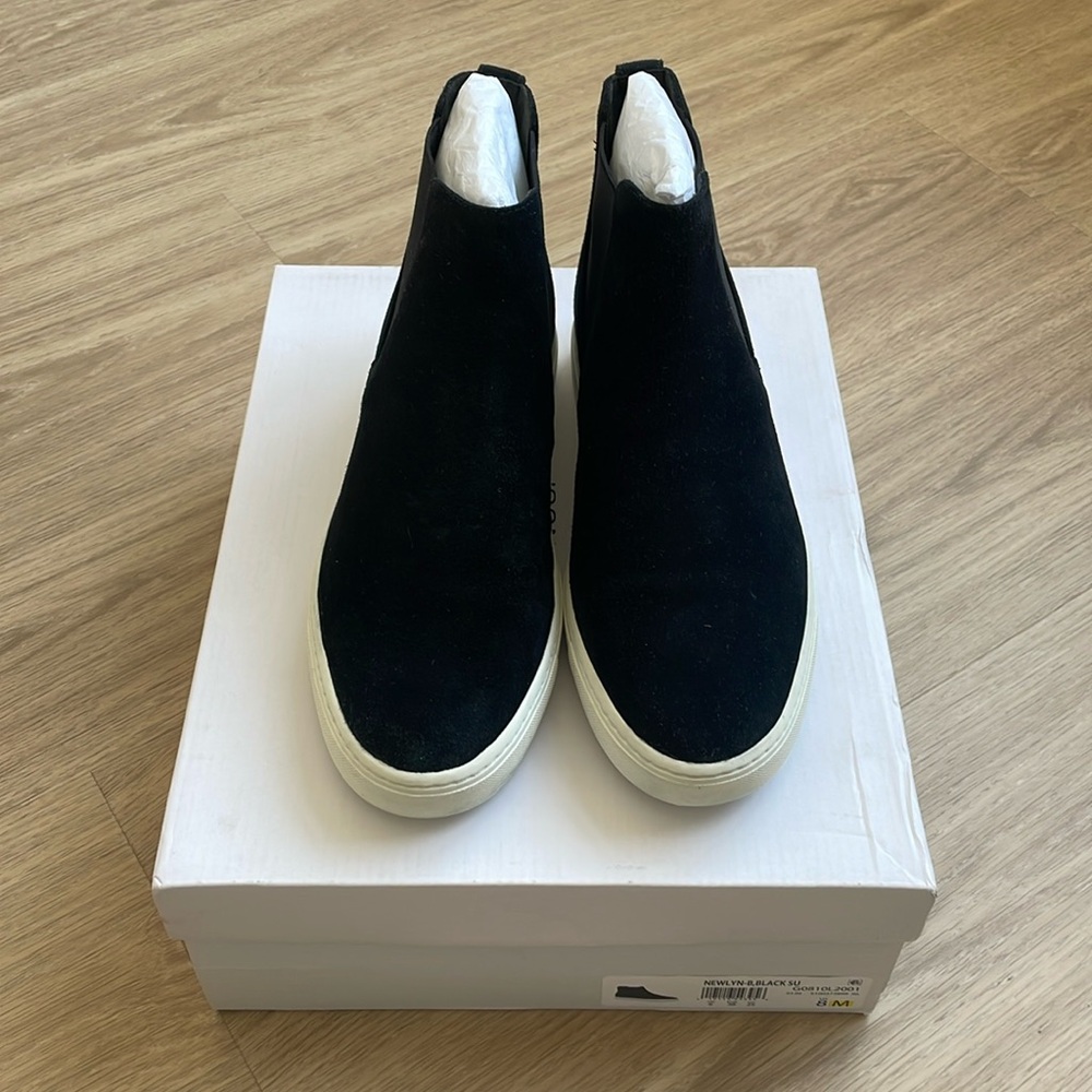 NIB VINCE Newlyn Suede High-Top Sneakers (Size 8)